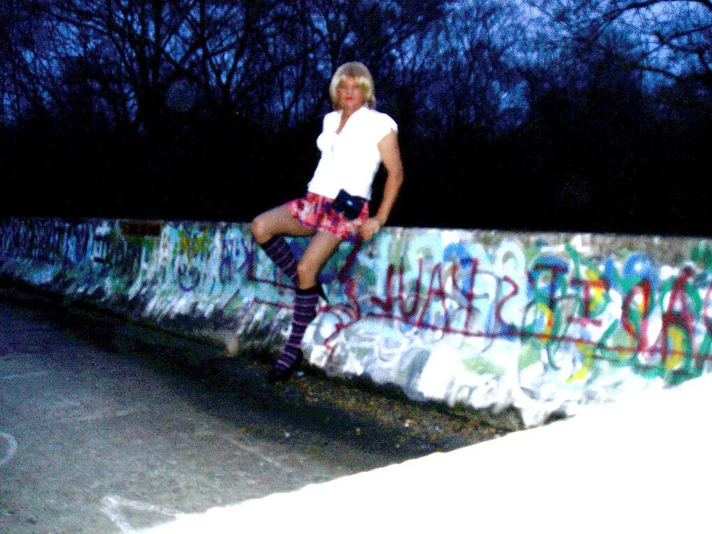 9P Crossdresser in public  