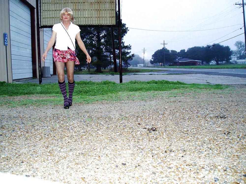 9P Crossdresser in public  