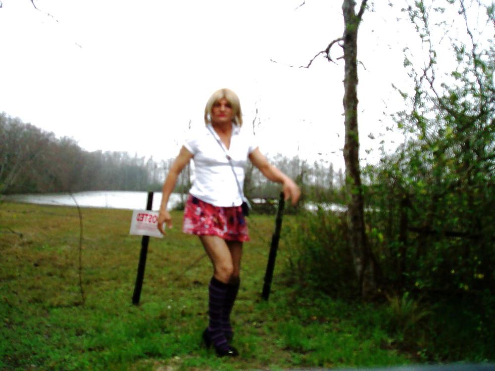 9P Crossdresser in public  
