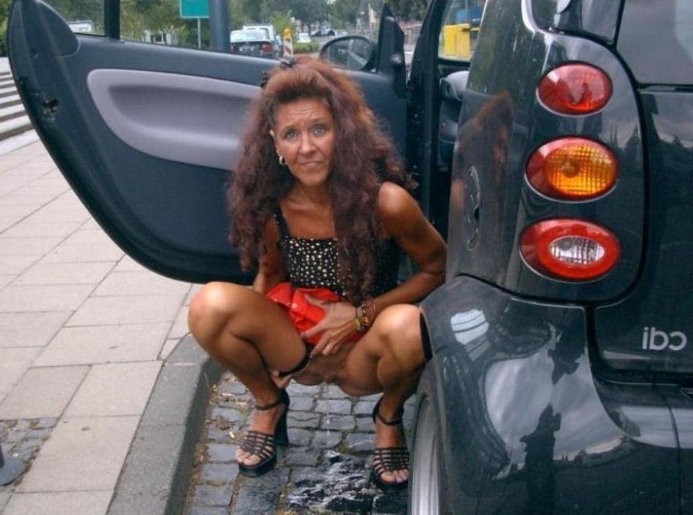 25P Older and hot 169 (Pissing)