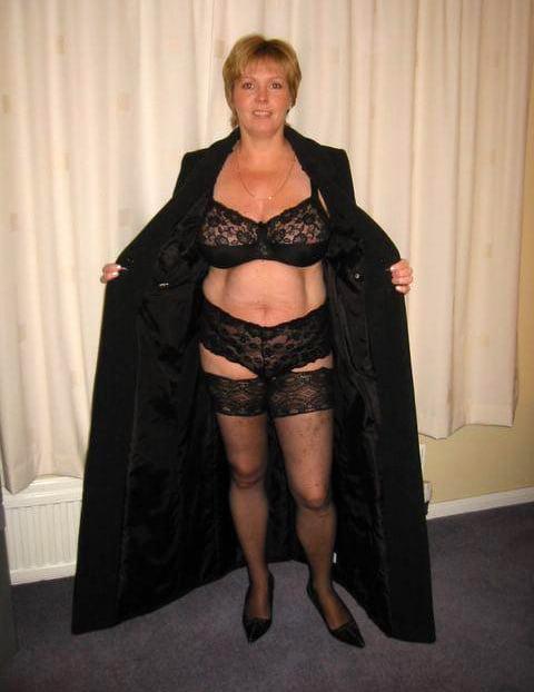 25P Just beautifull Mature Lady's