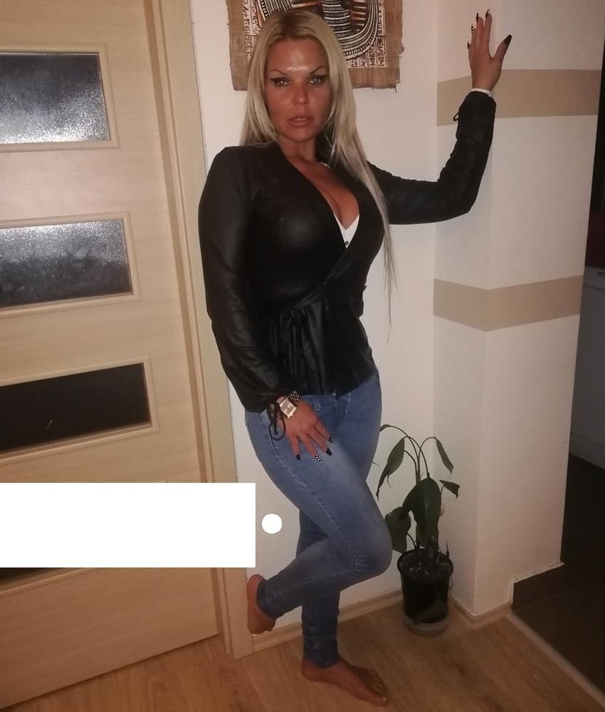 25P HUN MAGYAR SEXY MILF 77 GOLDDIGGER SLUT MOM