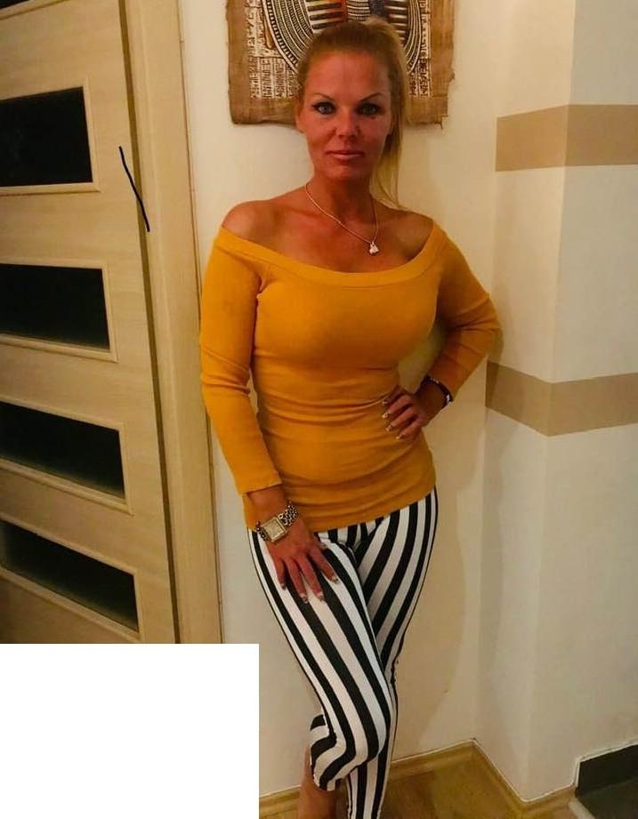 25P HUN MAGYAR SEXY MILF 77 GOLDDIGGER SLUT MOM