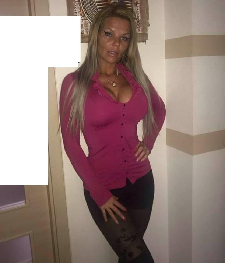 25P HUN MAGYAR SEXY MILF 77 GOLDDIGGER SLUT MOM