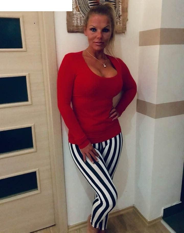 25P HUN MAGYAR SEXY MILF 77 GOLDDIGGER SLUT MOM