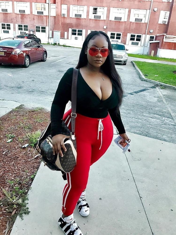 9P Busty wit Booty