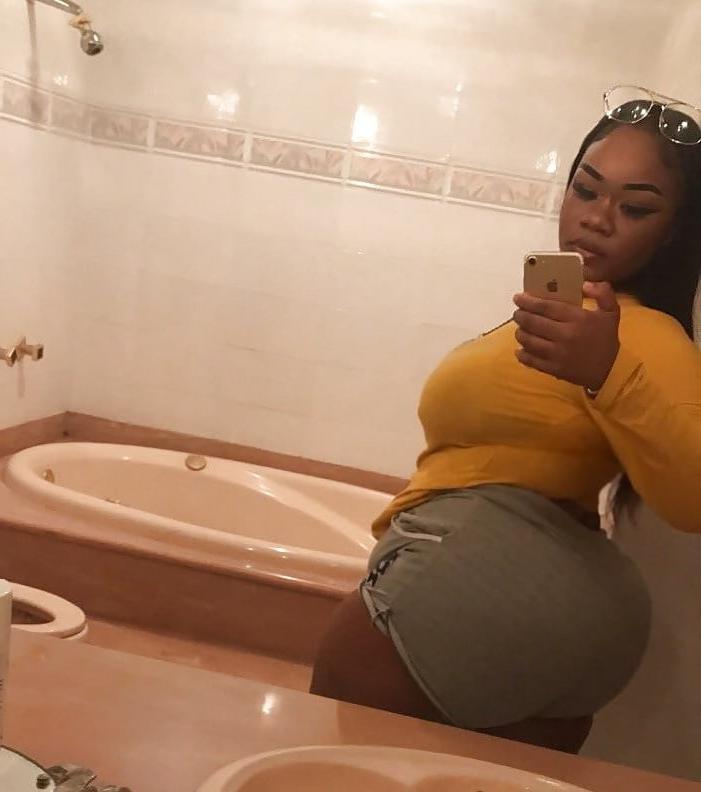 9P Busty wit Booty