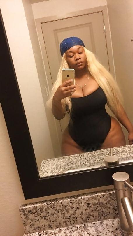 9P Busty wit Booty