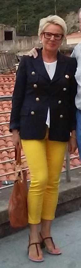 11P Mom in law cocked clothes