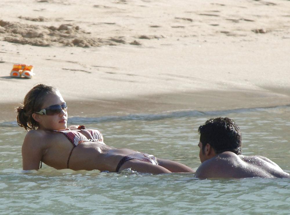 25P Celeb Nip slip, Bikini and UpSkirt