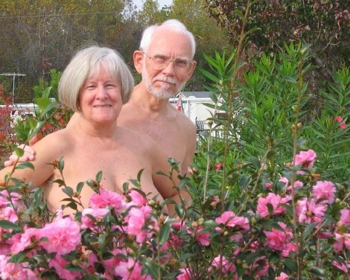 25P Mature Nudists