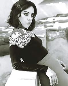 25P Aubrey Plaza Cum Material
