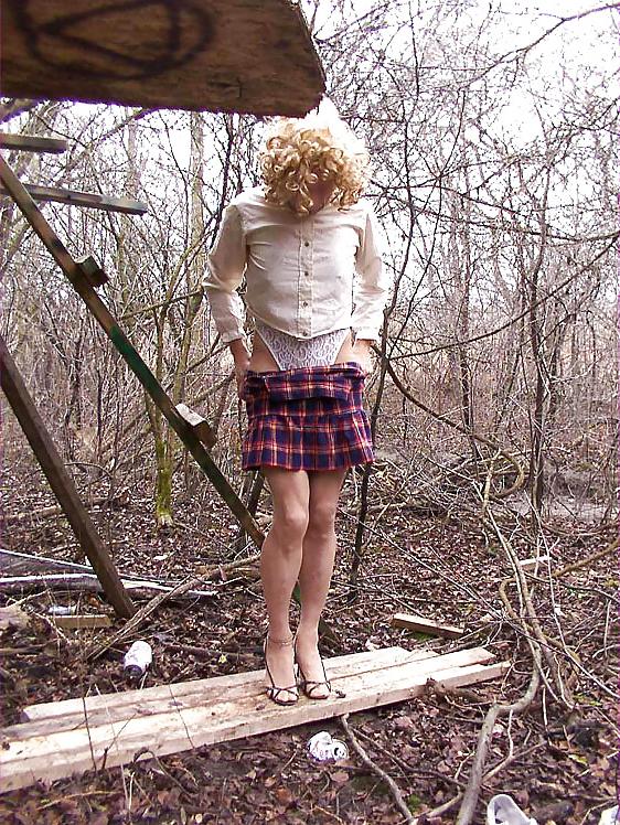 25P Crossdresser and the treehouse