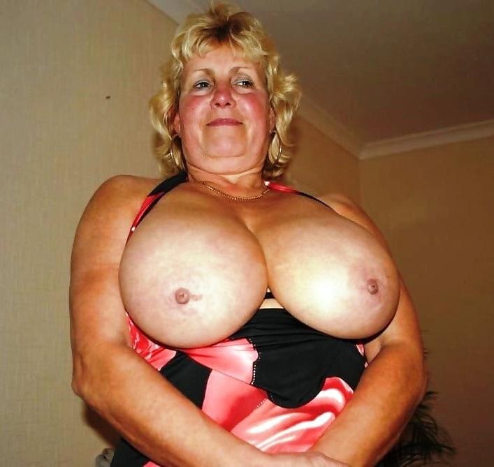 24P 03. Big Mature Boobs