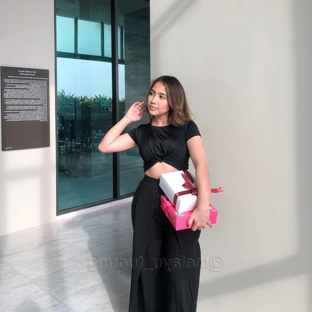 25P Malay Hannah Big Boobs Naked