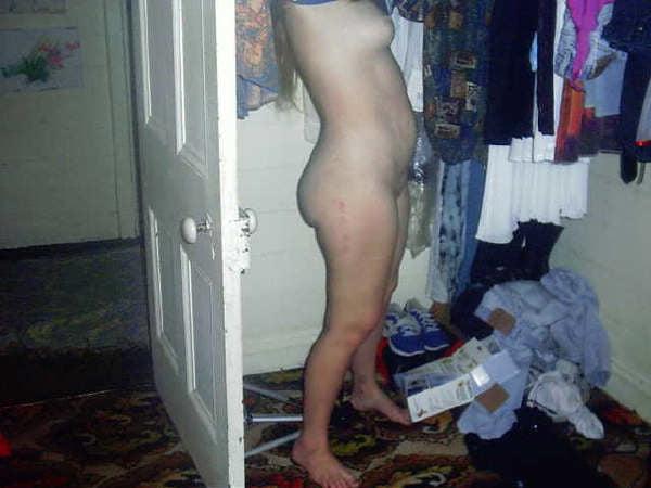 25P SHELLEY FUCKS PIZZA DELIVERY BOY
