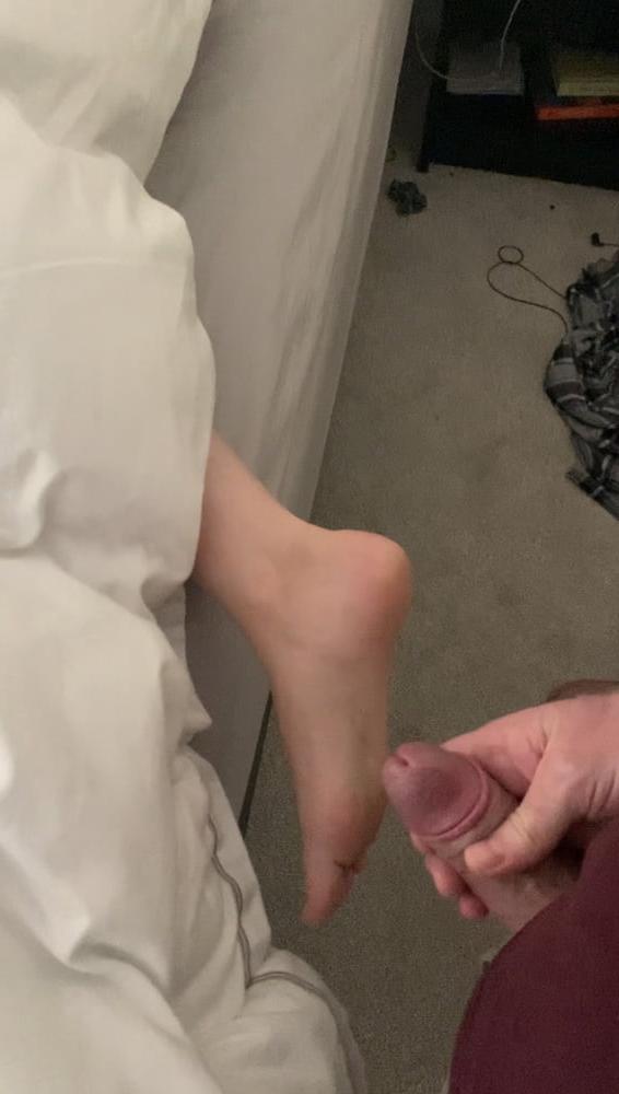 25P Mom in bed