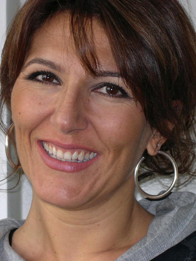 25P Mature Faces To Shoot Your Load Over
