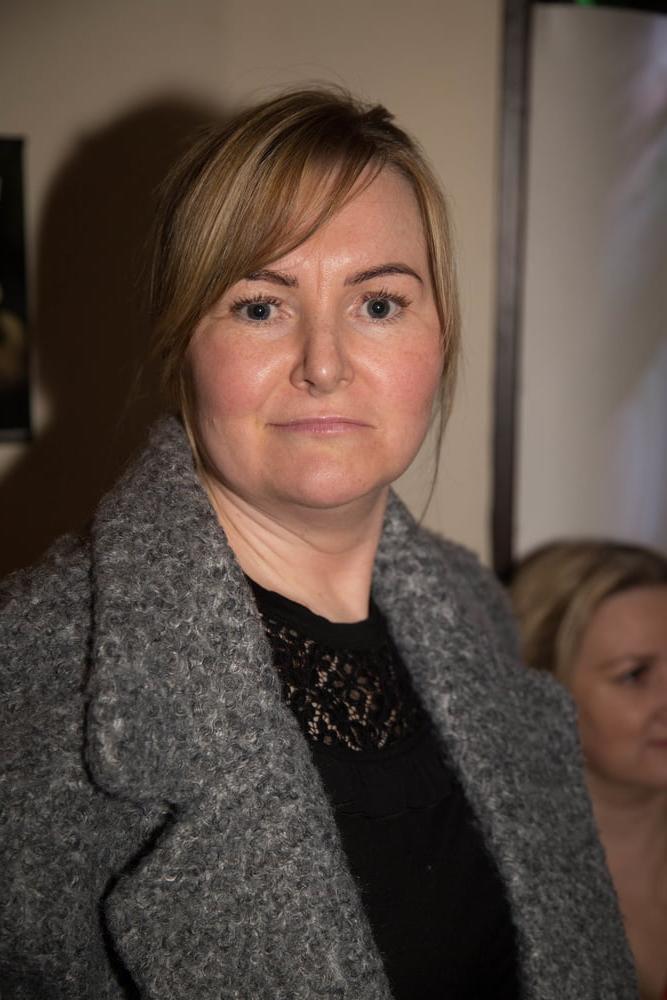 25P Mature Faces To Shoot Your Load Over