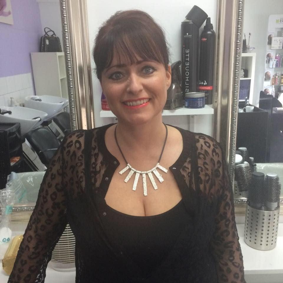 25P Mature Faces To Shoot Your Load Over