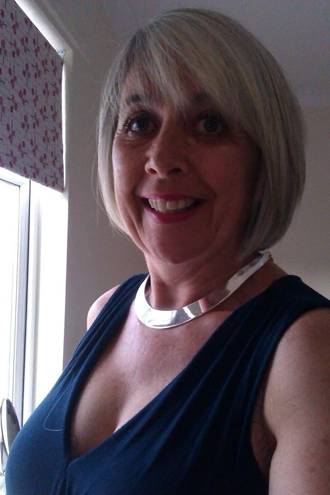 25P Mature Faces To Shoot Your Load Over