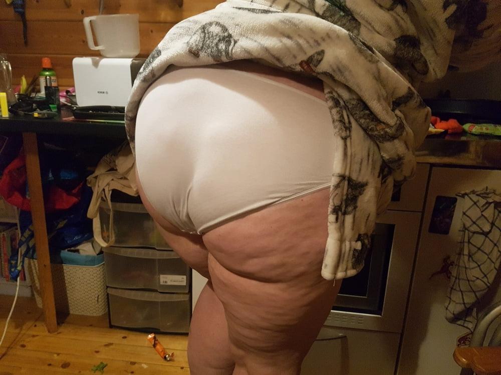 25P Hot  MoM