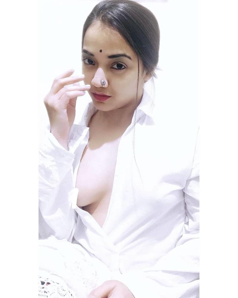 25P Desi Aunty &amp; girls big boobs