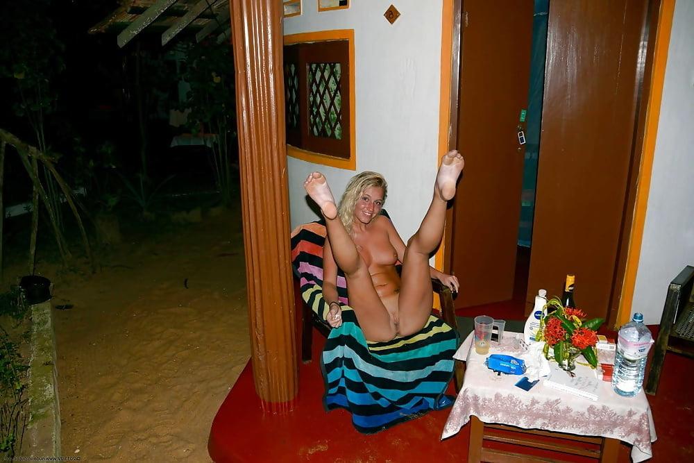 25P foreign girl in hikkaduwa sri lanka