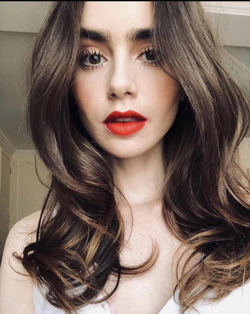 25P Lily Collins Cum Museum