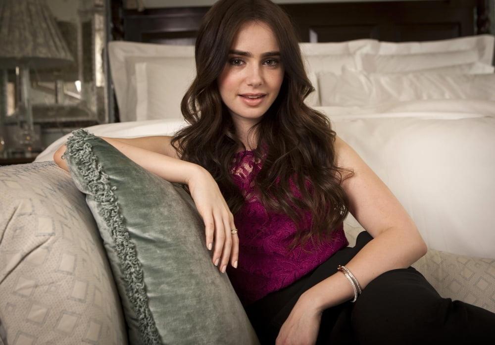 25P Lily Collins Cum Museum