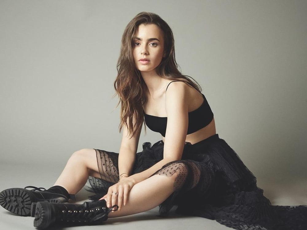 25P Lily Collins Cum Museum