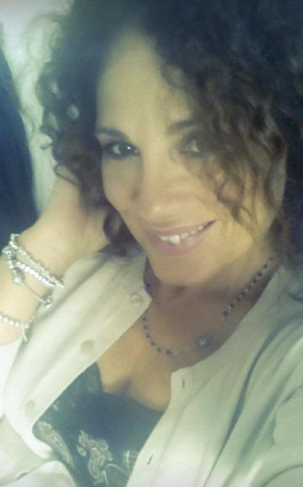 25P italian milf teacher swinger