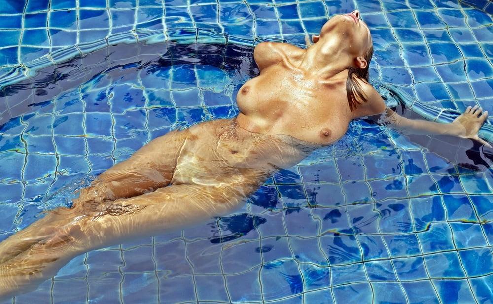 25P Wicked Water Erotic - Session 11