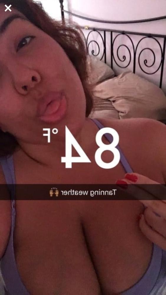 25P That's what she posted 27 (Selfie in English)