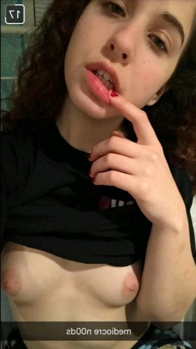 25P That's what she posted 27 (Selfie in English)