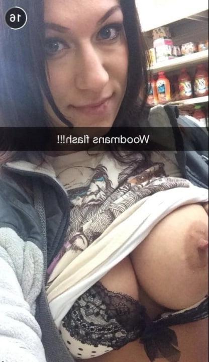 25P That's what she posted 27 (Selfie in English)