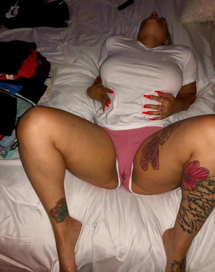 16P MULATTO CHICK EMILYANA....SEXY REDBONE BOOTY