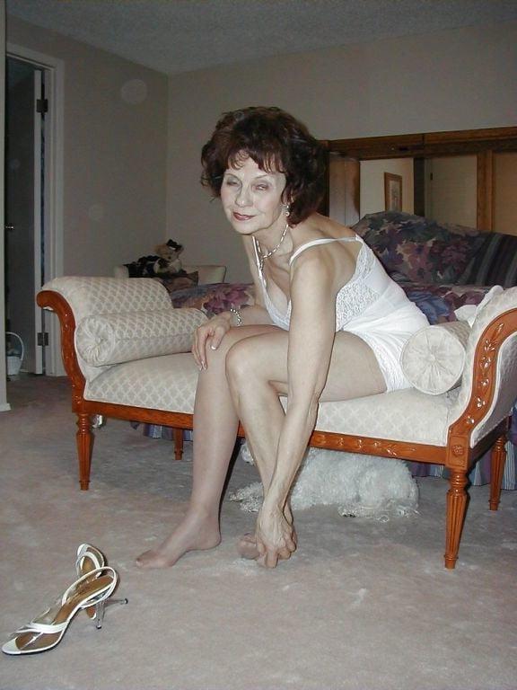 10P sexy hot mom