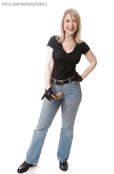 8P Nina Hartley strapon