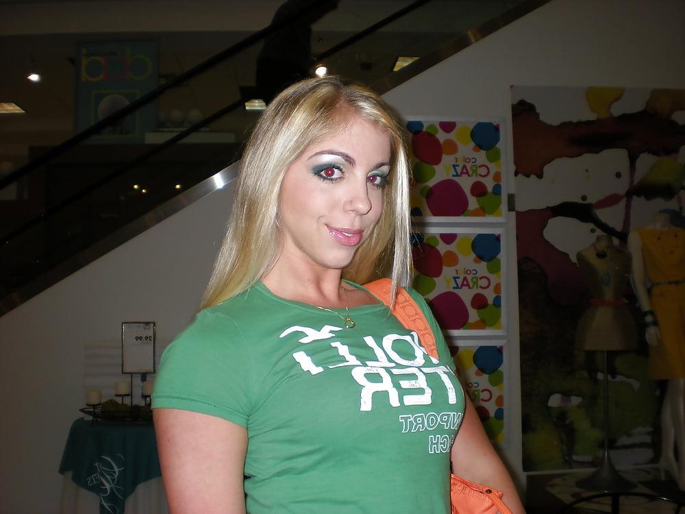 25P Sexy Soccer Moms