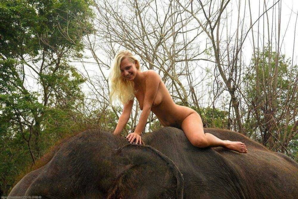 20P foreign girl in sri lanka
