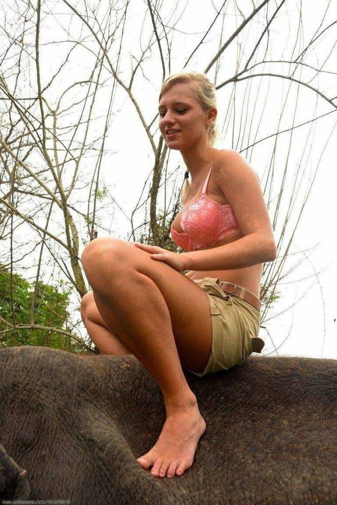 20P foreign girl in sri lanka