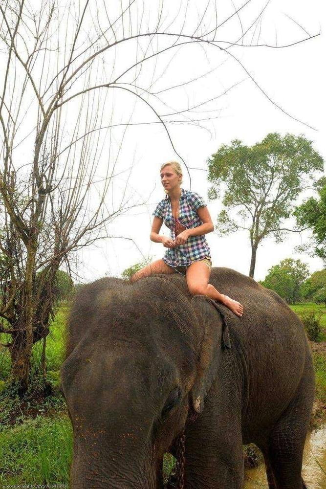 20P foreign girl in sri lanka