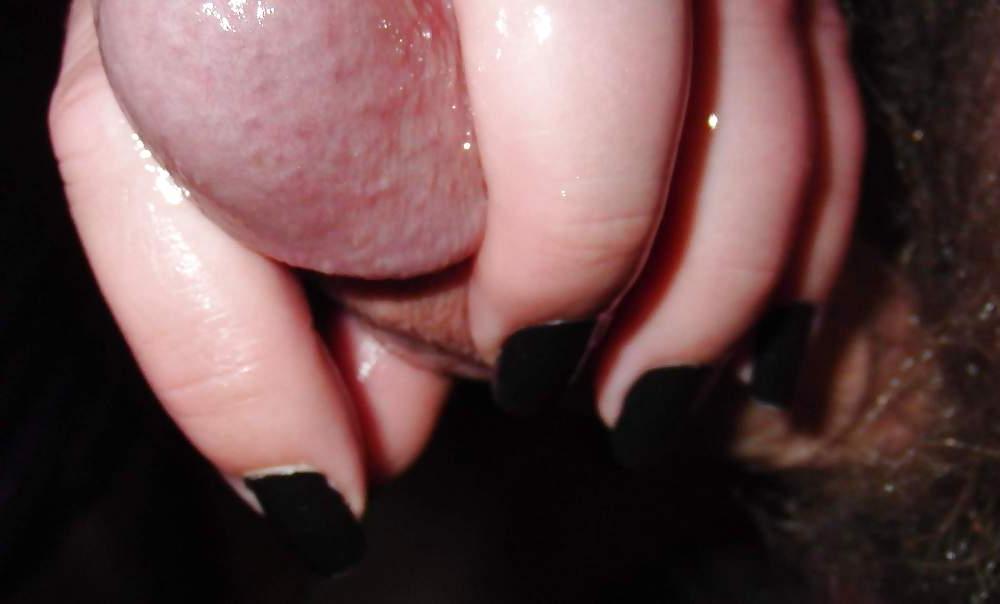 10P Handjob with black nails