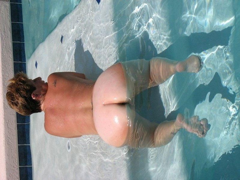 25P Swinger Pool Party #72
