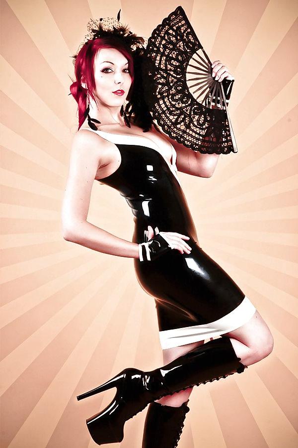 25P Latex and erotic III