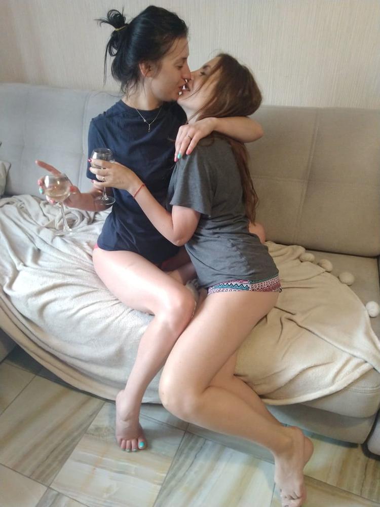 25P Russian swinger girl