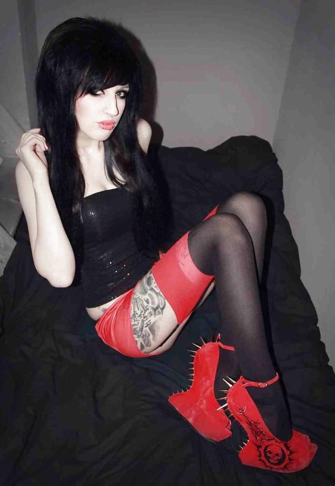 25P Emo, Goth Sluts