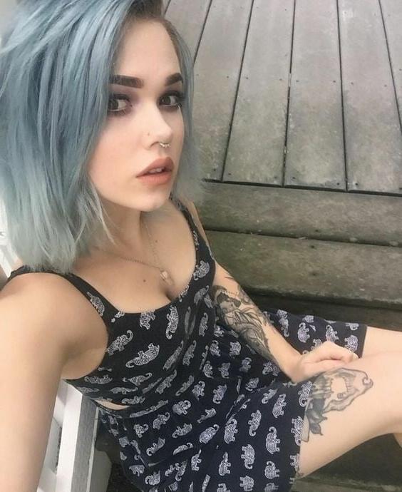 25P Emo, Goth Sluts