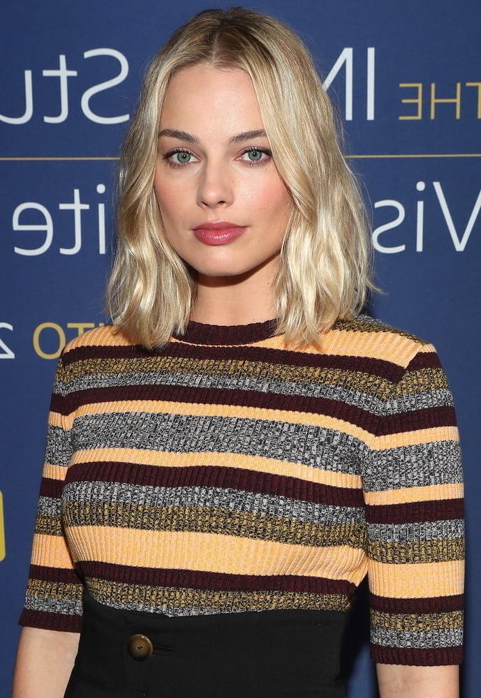 25P Margot Robbie Cum Museum